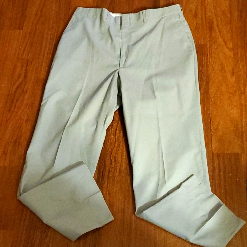 Haggar Casual Crew Men's Gray Khaki Pants - Size 38W X 32L